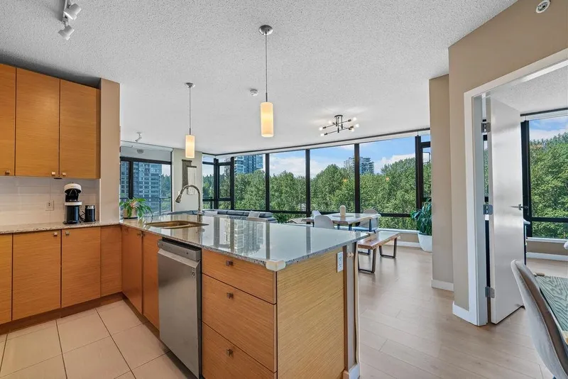 704 110 BREW STREET - photo 1 of 25