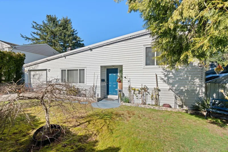 12905 104 AVENUE - photo 4 of 25