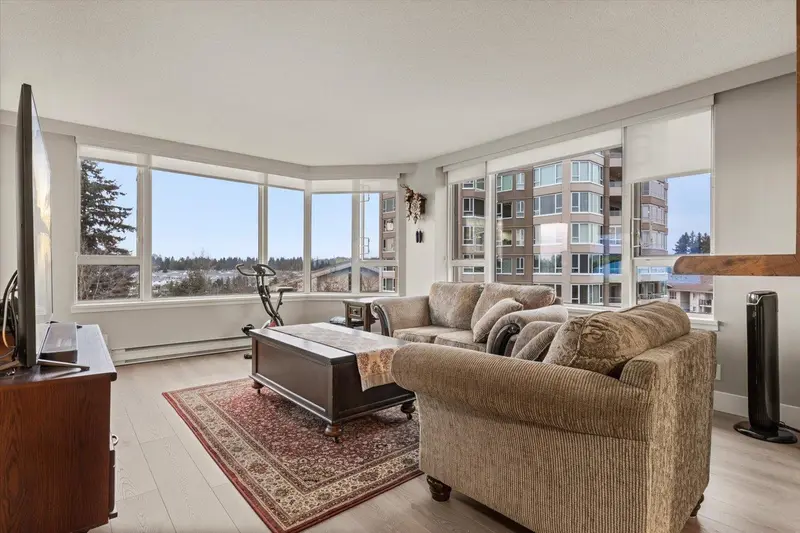 701 3170 GLADWIN ROAD - photo 4 of 25