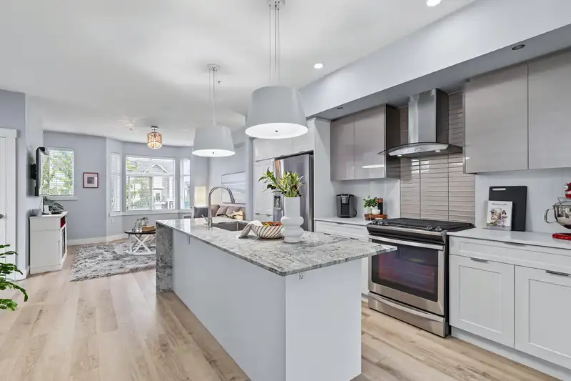 28 20852 77A AVENUE - photo 1 of 39