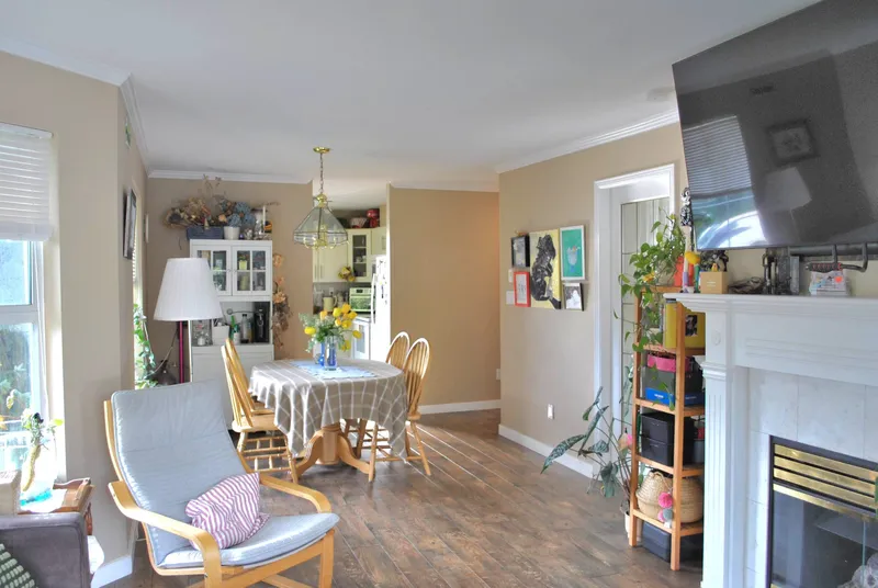 306 15160 108 AVENUE - photo 2 of 16