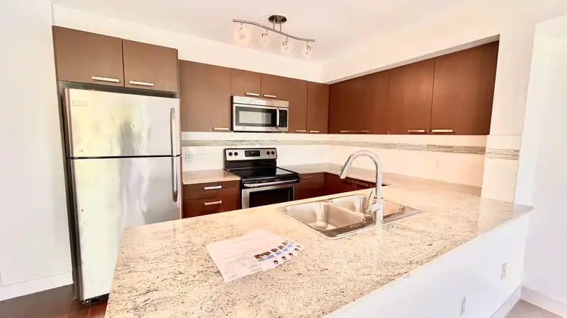 618 13883 LAUREL DRIVE - photo 2 of 11