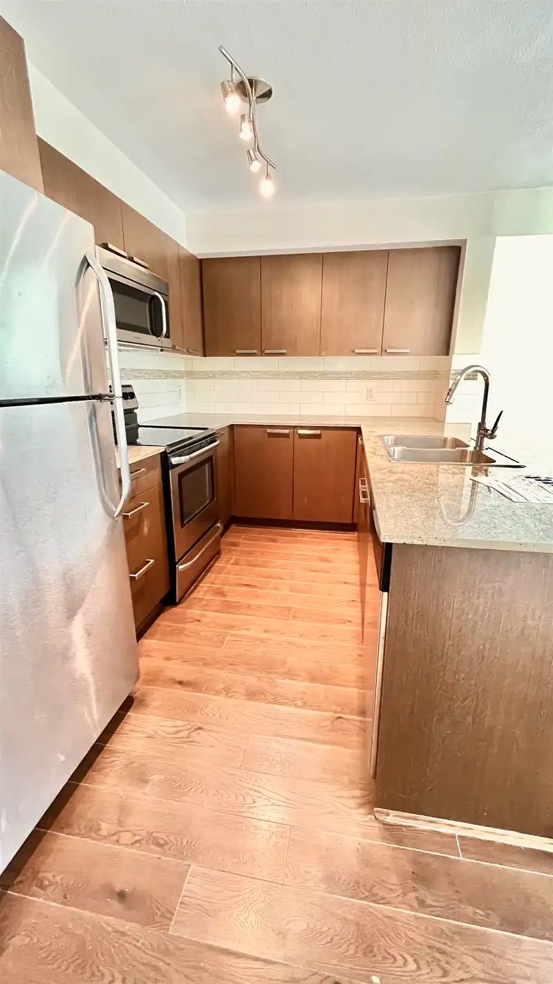 618 13883 LAUREL DRIVE - photo 3 of 11