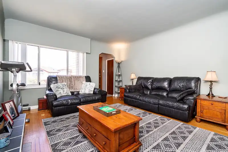 2964 E 4TH AVENUE - photo 3 of 23