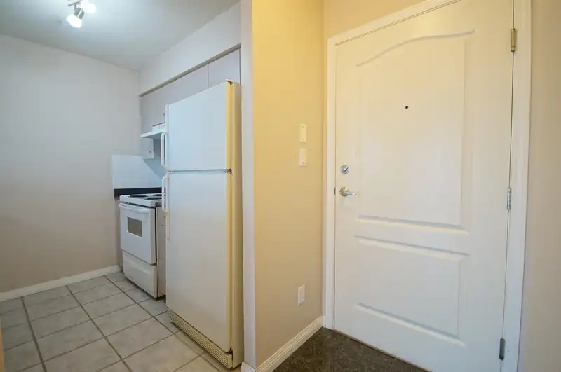 902 822 HOMER STREET - photo 1 of 22