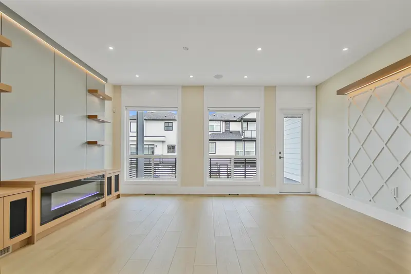 16505 20 AVENUE - photo 3 of 25