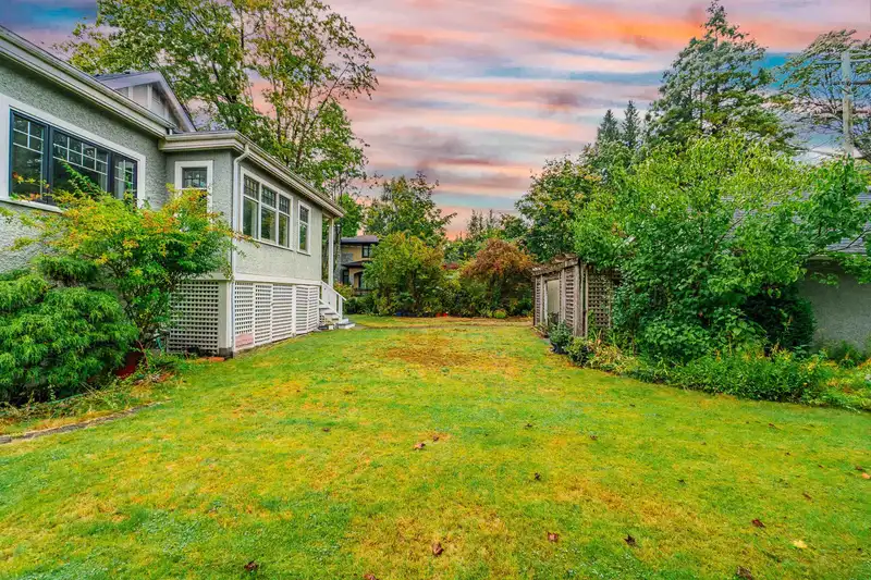 6112 WILTSHIRE STREET - photo 3 of 19