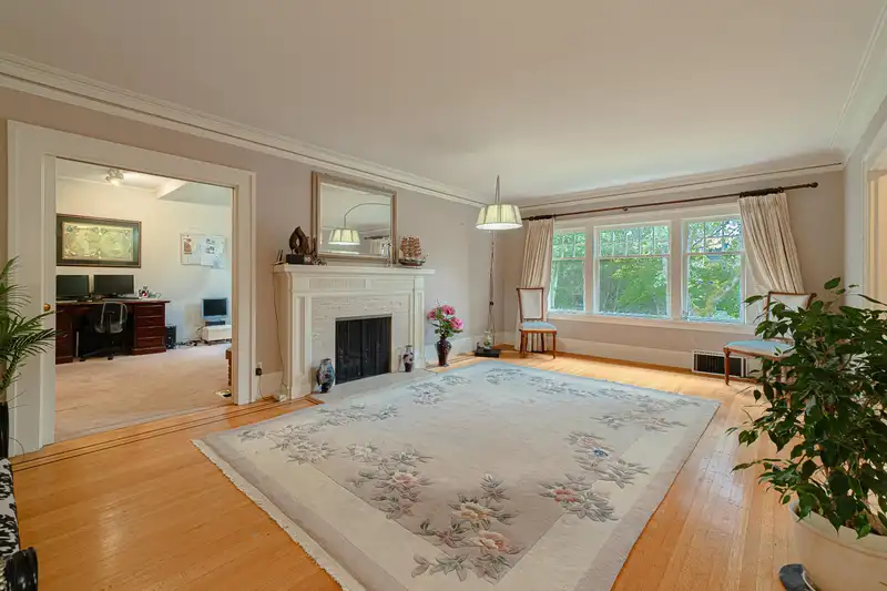 6112 WILTSHIRE STREET - photo 4 of 19