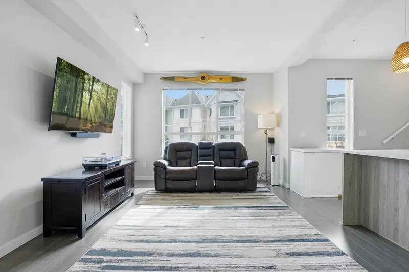 20 8335 NELSON STREET - photo 4 of 25