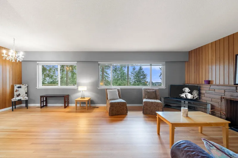 479 E 29TH STREET - photo 1 of 25