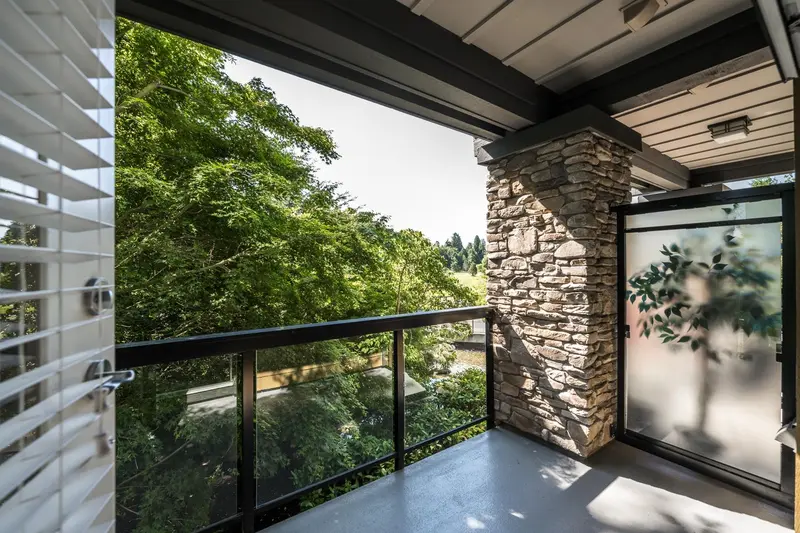 210 5099 SPRINGS BOULEVARD - photo 2 of 25