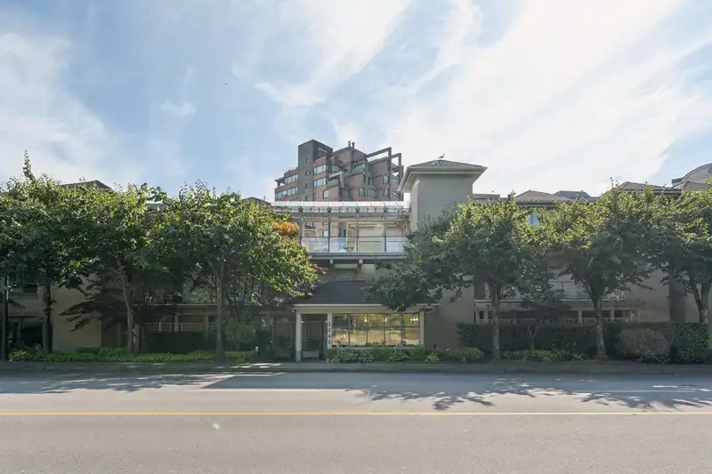 101 2242 MARINE DRIVE DRIVE - photo 4 of 11