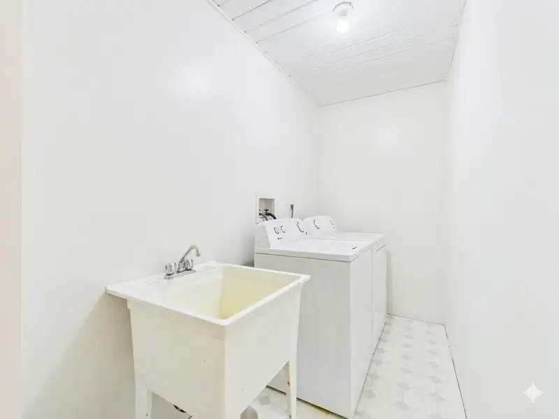 1150 HOWSE PLACE - photo 2 of 23