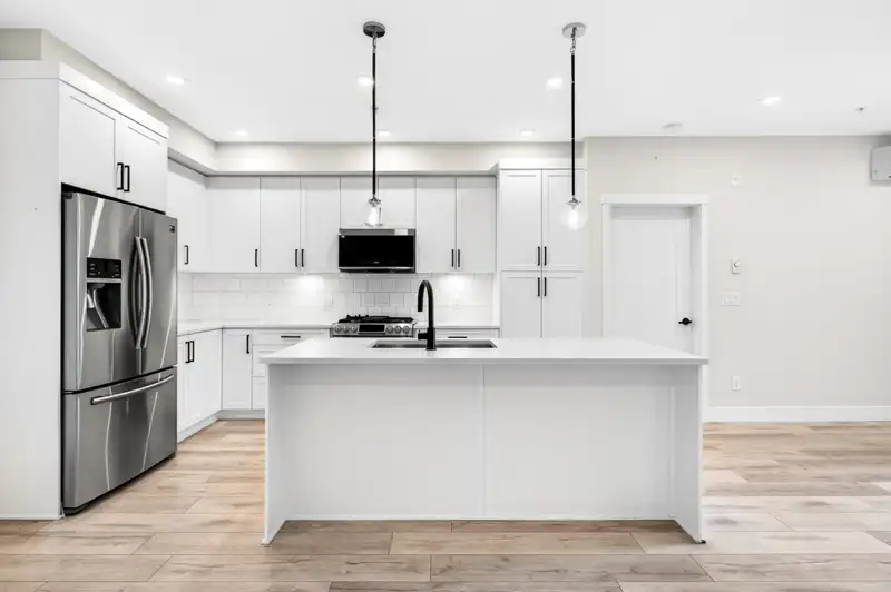 205 11893 227 STREET - photo 3 of 24