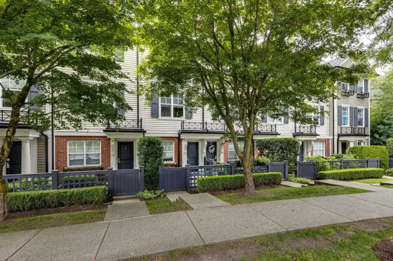 53 101 FRASER STREET - photo 1 of 25