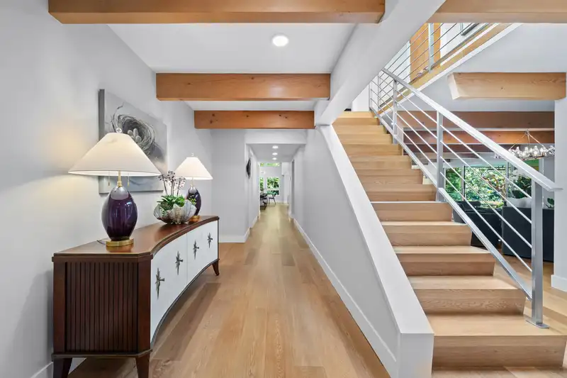6184 EASTMONT DRIVE - photo 3 of 40