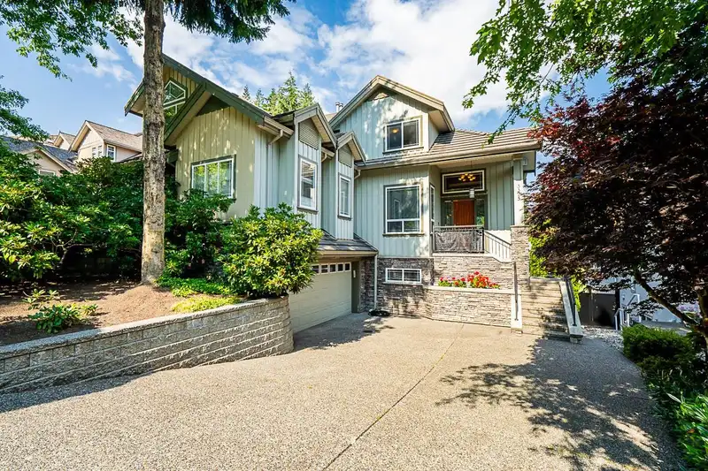3325 PLATEAU BOULEVARD - photo 2 of 40