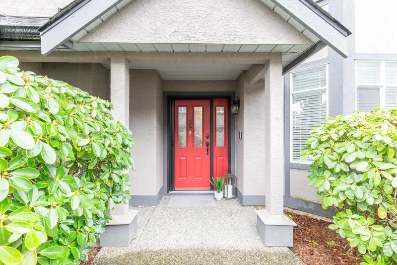 39 4740 221 STREET - photo 4 of 25