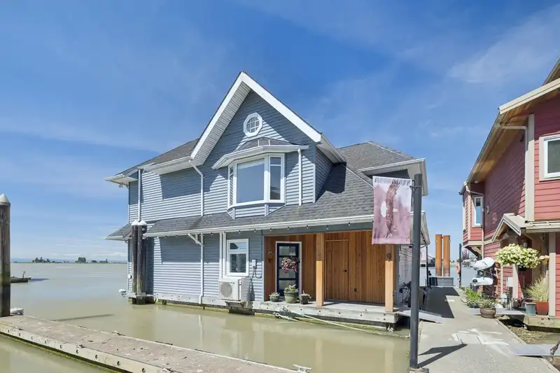 9 3473 W RIVER ROAD - photo 1 of 26