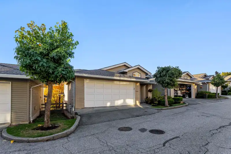 1161 O'FLAHERTY GATE - photo 1 of 39