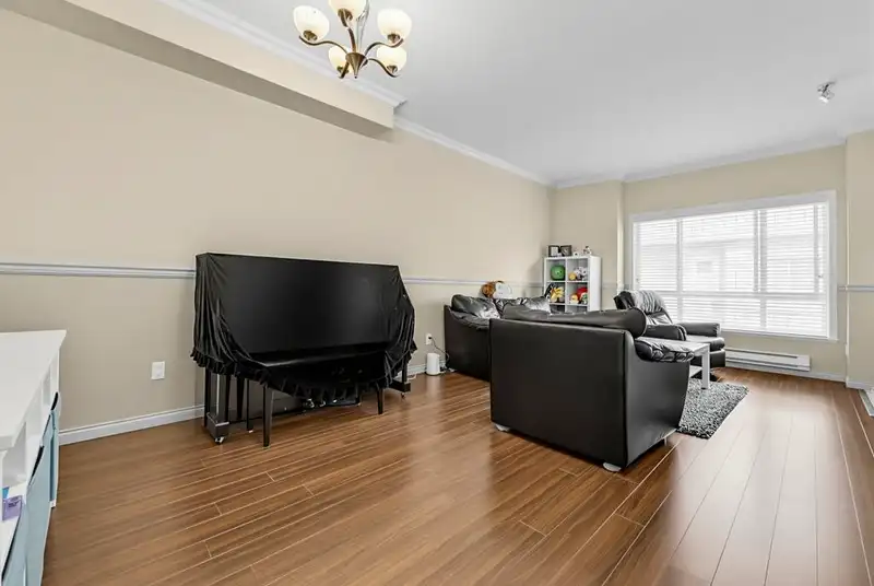 27 9451 GRANVILLE AVENUE - photo 4 of 34