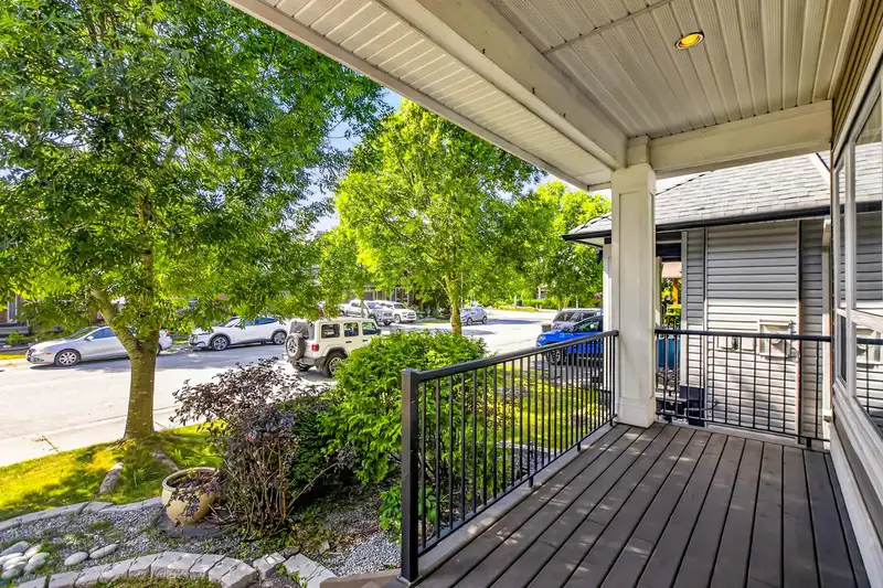 8266 211 STREET - photo 4 of 40