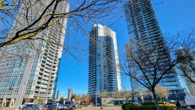 2605 13688 100 AVENUE - photo 1 of 22