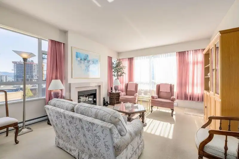 701 6521 BONSOR AVENUE - photo 2 of 23