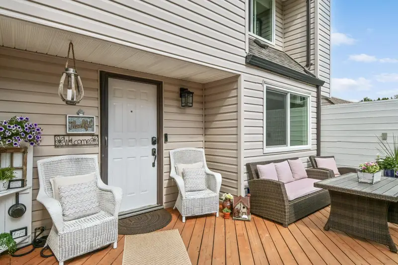 105 5074 201A STREET - photo 3 of 25