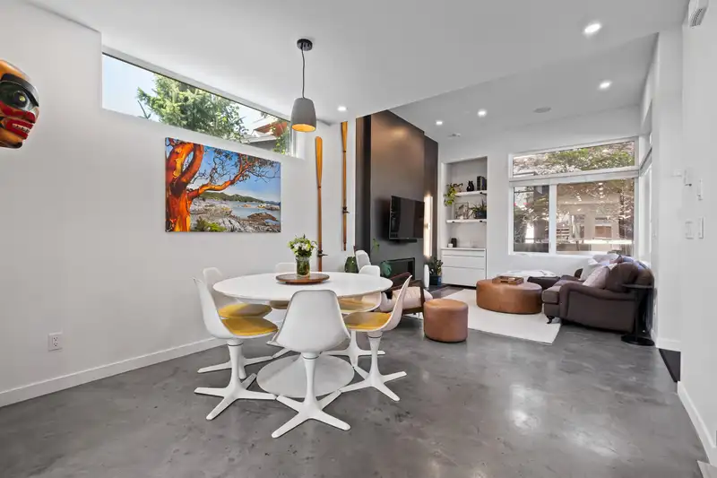 767 RIDGEWAY AVENUE - photo 4 of 40