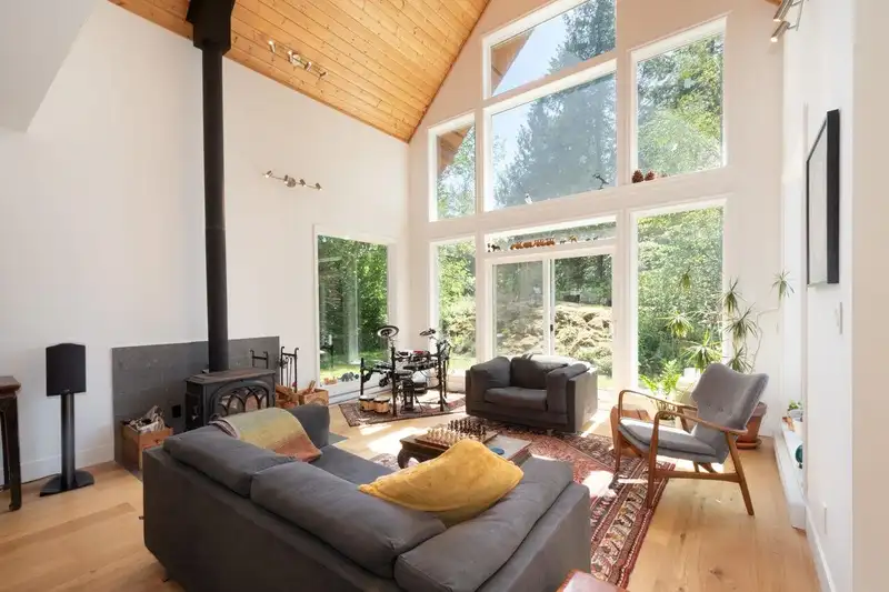 731 MINERAL CREEK CRESCENT - photo 3 of 40