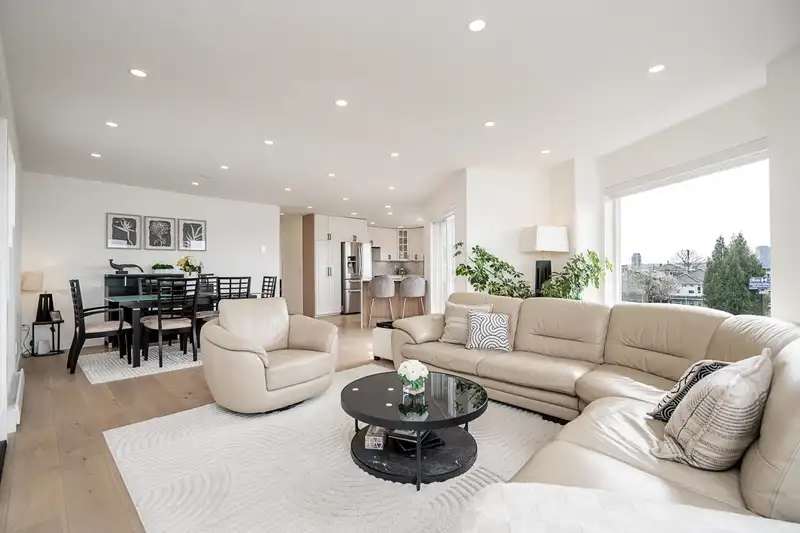 397 DELTA AVENUE - photo 1 of 39