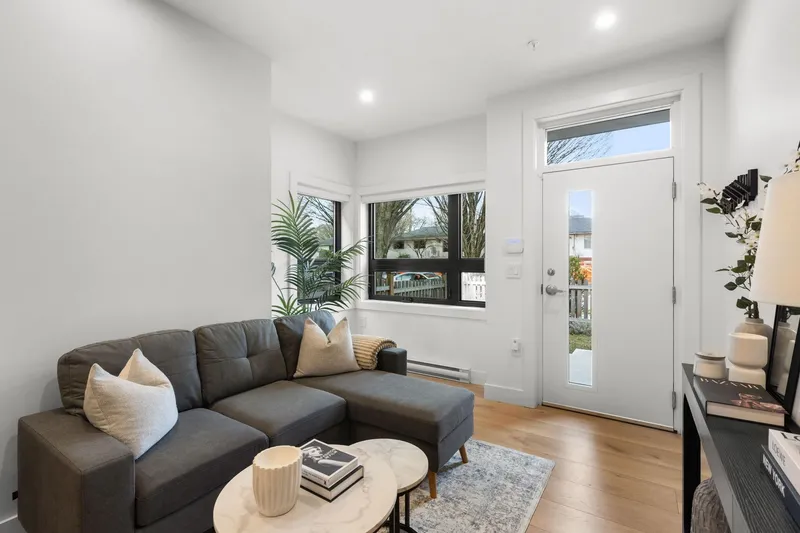 2632 WARD STREET - photo 2 of 25