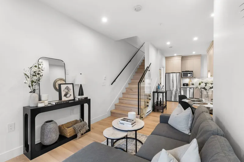 2632 WARD STREET - photo 4 of 25