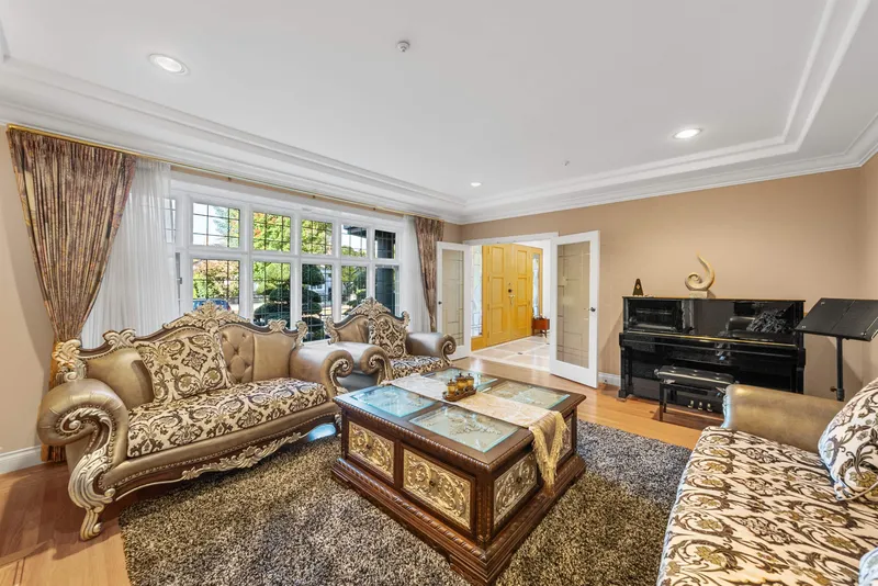 1426 W 48TH AVENUE - photo 3 of 25