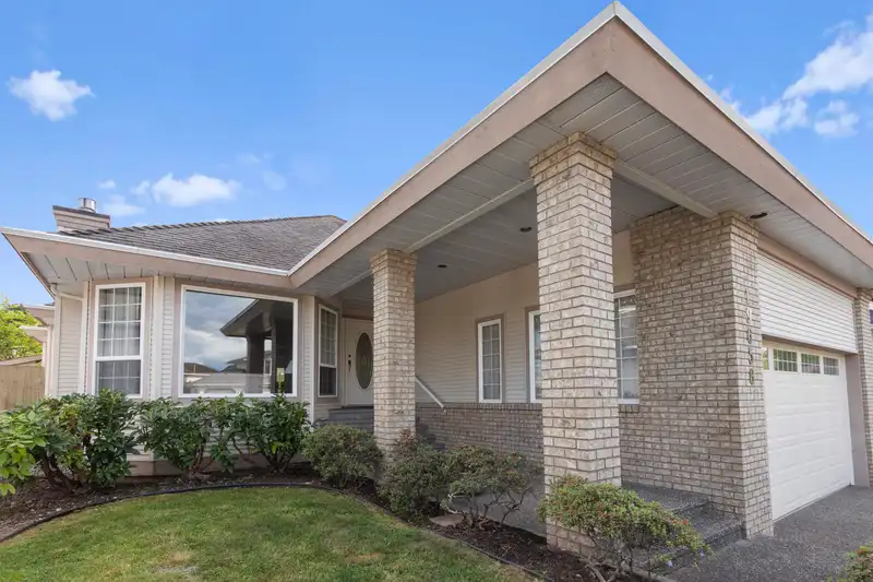 19658 CEDAR LANE - photo 2 of 39