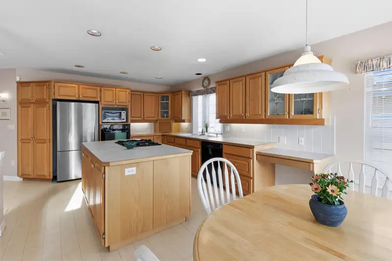 19658 CEDAR LANE - photo 4 of 39