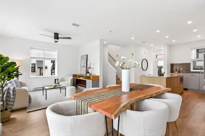 131 1290 MITCHELL STREET - photo 1 of 38