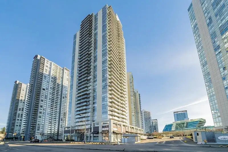 2308 13688 100 AVENUE - photo 1 of 7