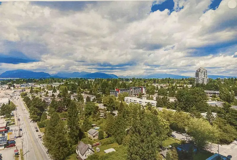 2308 13688 100 AVENUE - photo 2 of 7