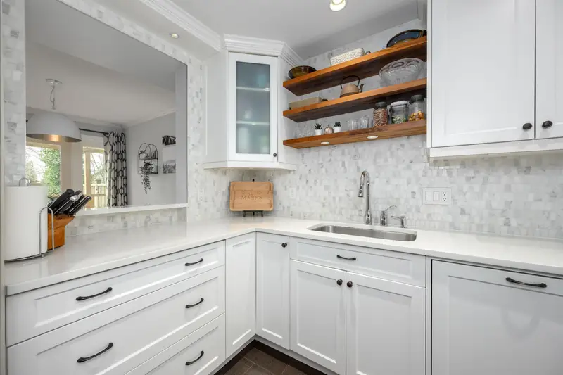 10 2590 AUSTIN AVENUE - photo 3 of 25