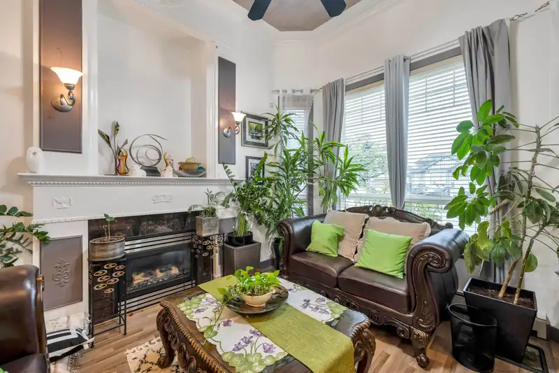 9093 141B STREET - photo 2 of 39