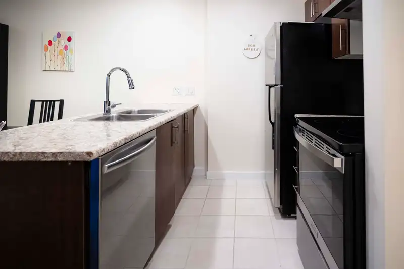 708 1178 HEFFLEY CRESCENT - photo 2 of 24
