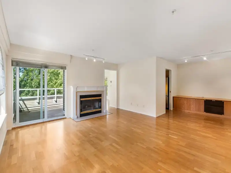401 7620 COLUMBIA STREET - photo 2 of 28