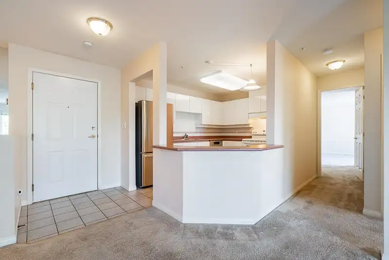 401 15130 29A AVENUE - photo 3 of 37