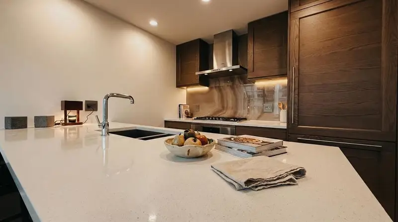 1004 5629 BIRNEY AVENUE - photo 2 of 12