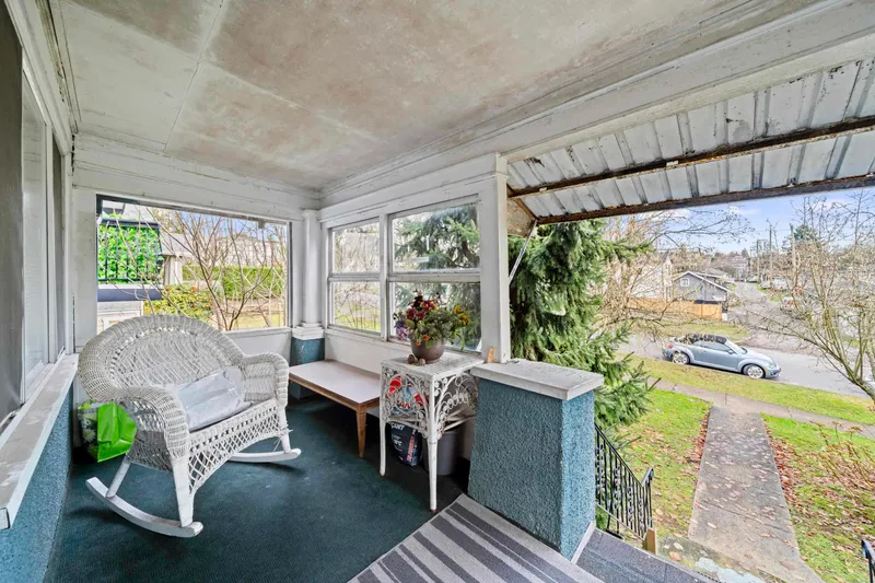 545 SKEENA STREET - photo 2 of 25