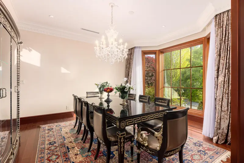 5376 CONNAUGHT DRIVE - photo 4 of 25