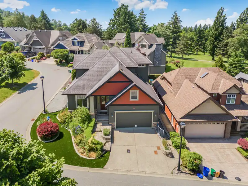 32 3800 GOLF COURSE DRIVE - photo 3 of 40