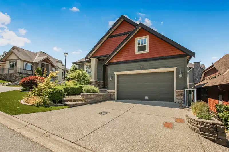 32 3800 GOLF COURSE DRIVE - photo 4 of 40